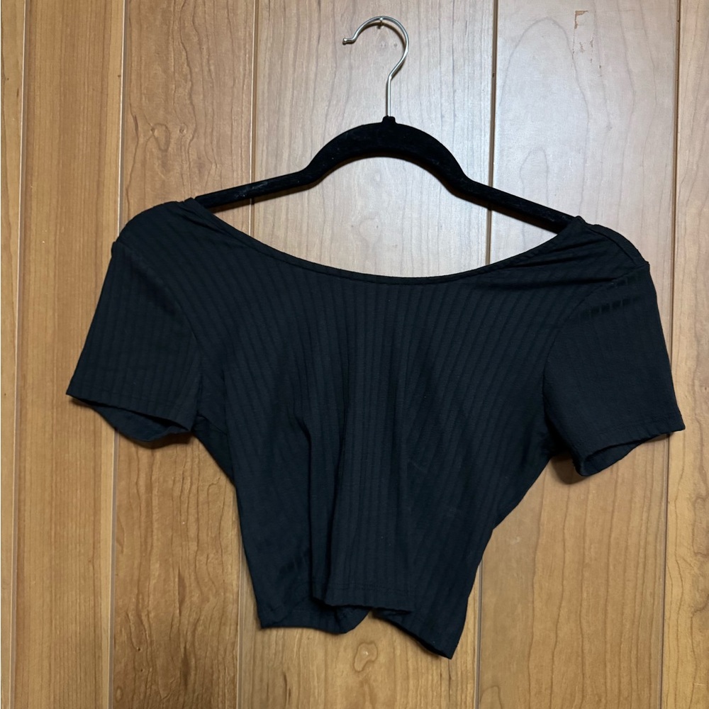 Elegant Black Ribbed Crop Top